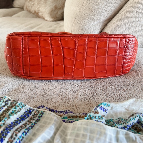 11. FURLA GENUINE LEATHER TOTE HANGBAG - Picture 8 of 10